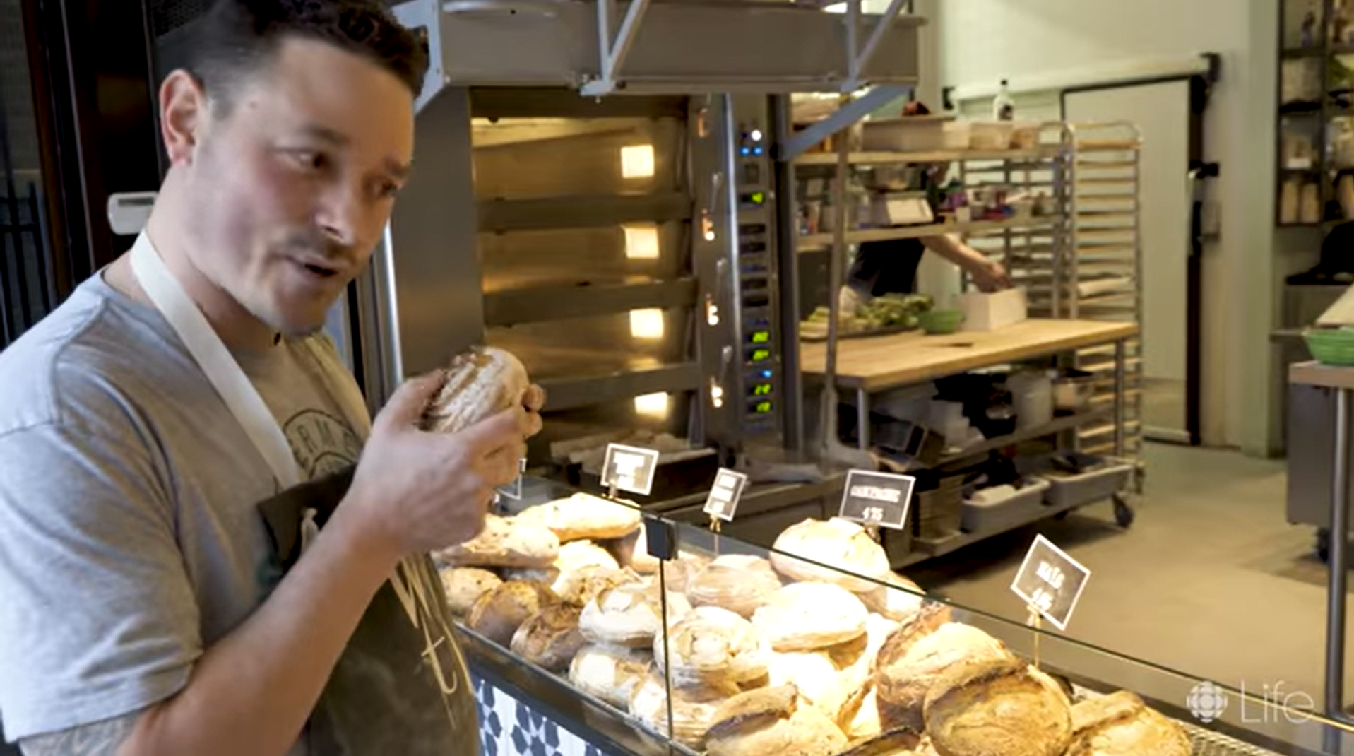 marc-andré royal dans sa boulangerie